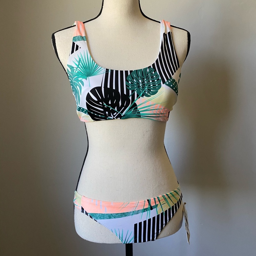Roxy Swimsuit - 3 Piece Set - BRAND NEW